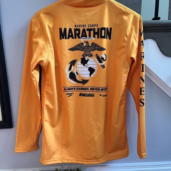 Marine Corps Marathon 2022 Commemorative Mock Neck Shirt sz S NWOT - Picture 5 of 5